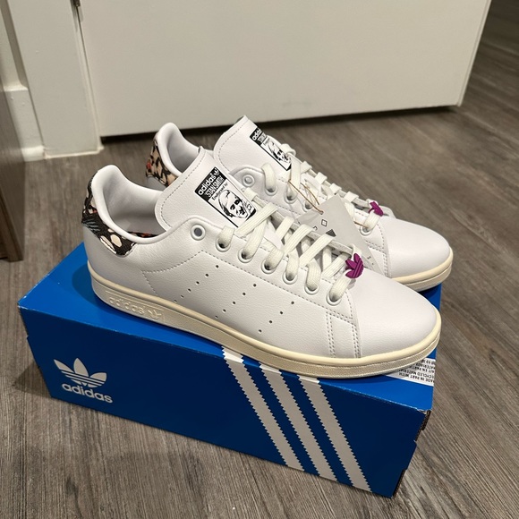 NWT/BOX Stan Smith women’s 9 - Picture 3 of 6